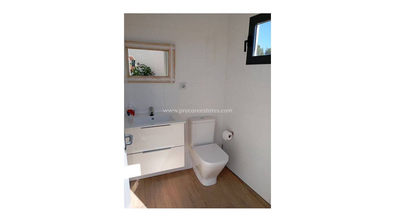 Resale - Villa - Daya Nueva