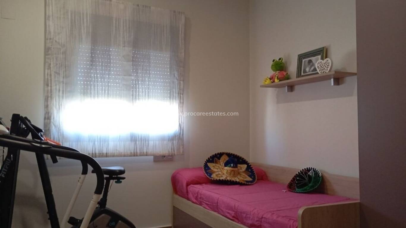 Resale - Villa - Daya Nueva