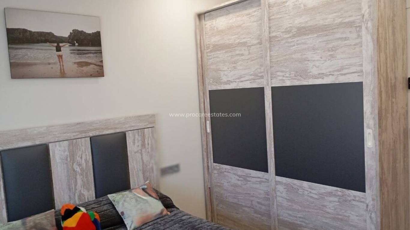 Resale - Villa - Daya Nueva