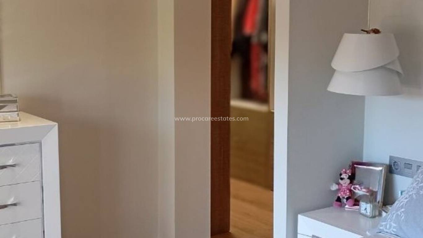 Resale - Villa - Daya Nueva
