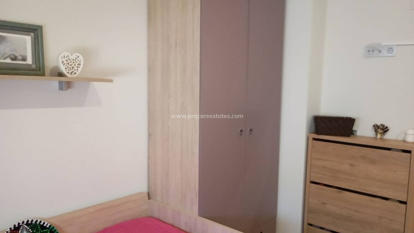 Resale - Villa - Daya Nueva