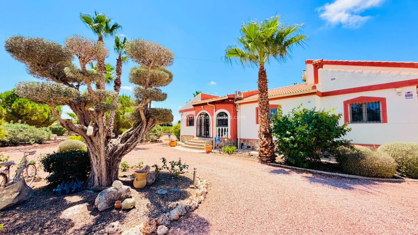 Resale - Villa - Daya Vieja