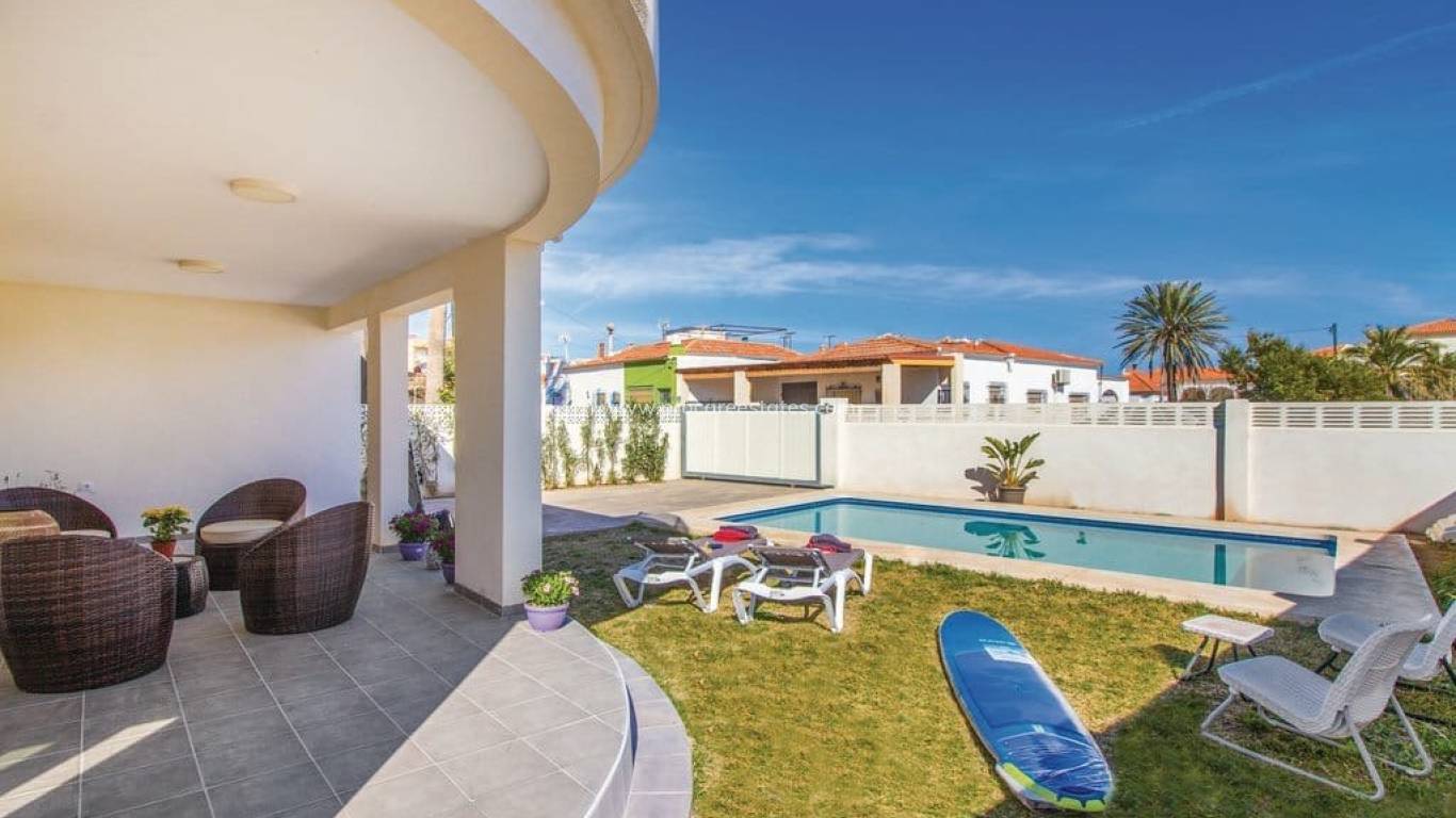 Resale - Villa - Denia - Les deveses