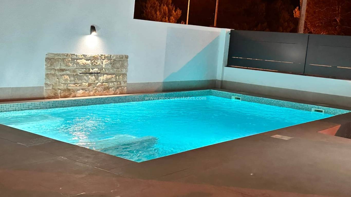 Resale - Villa - Dolores