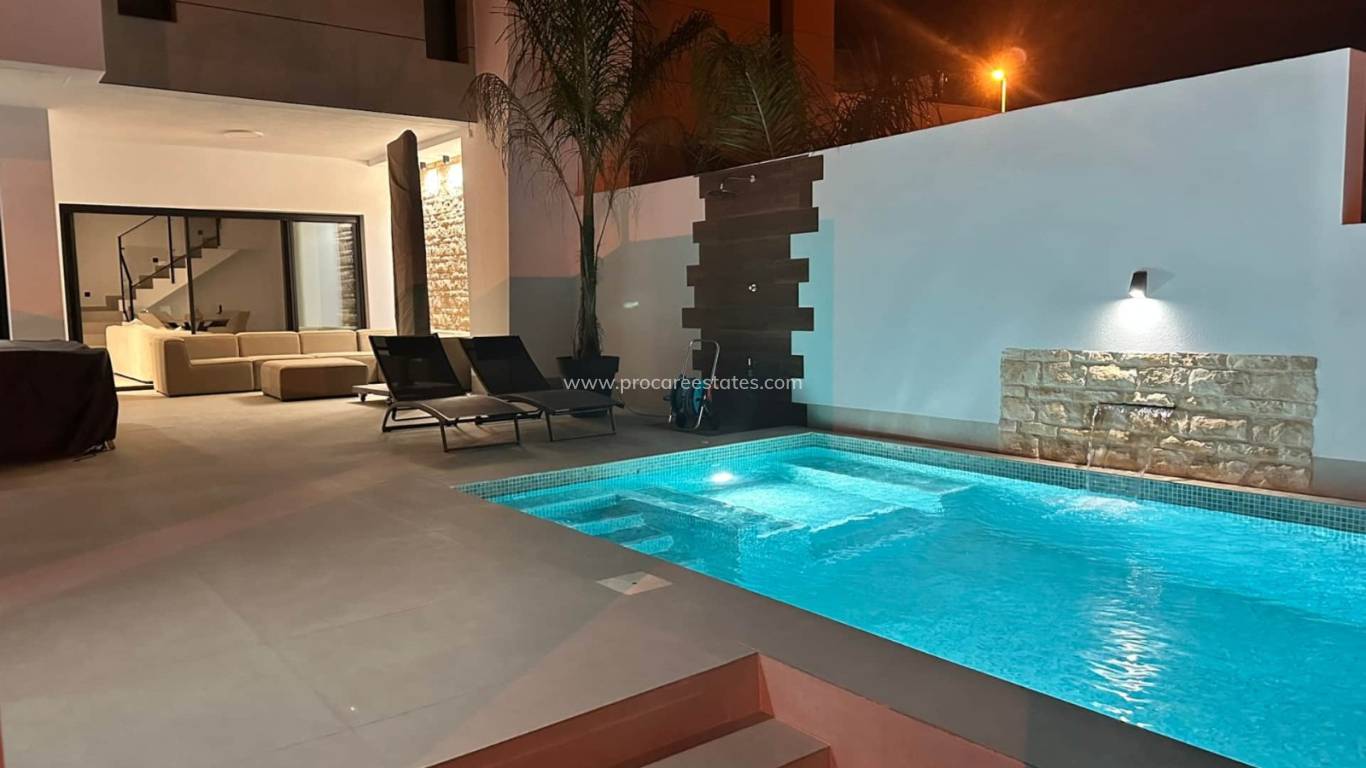 Resale - Villa - Dolores