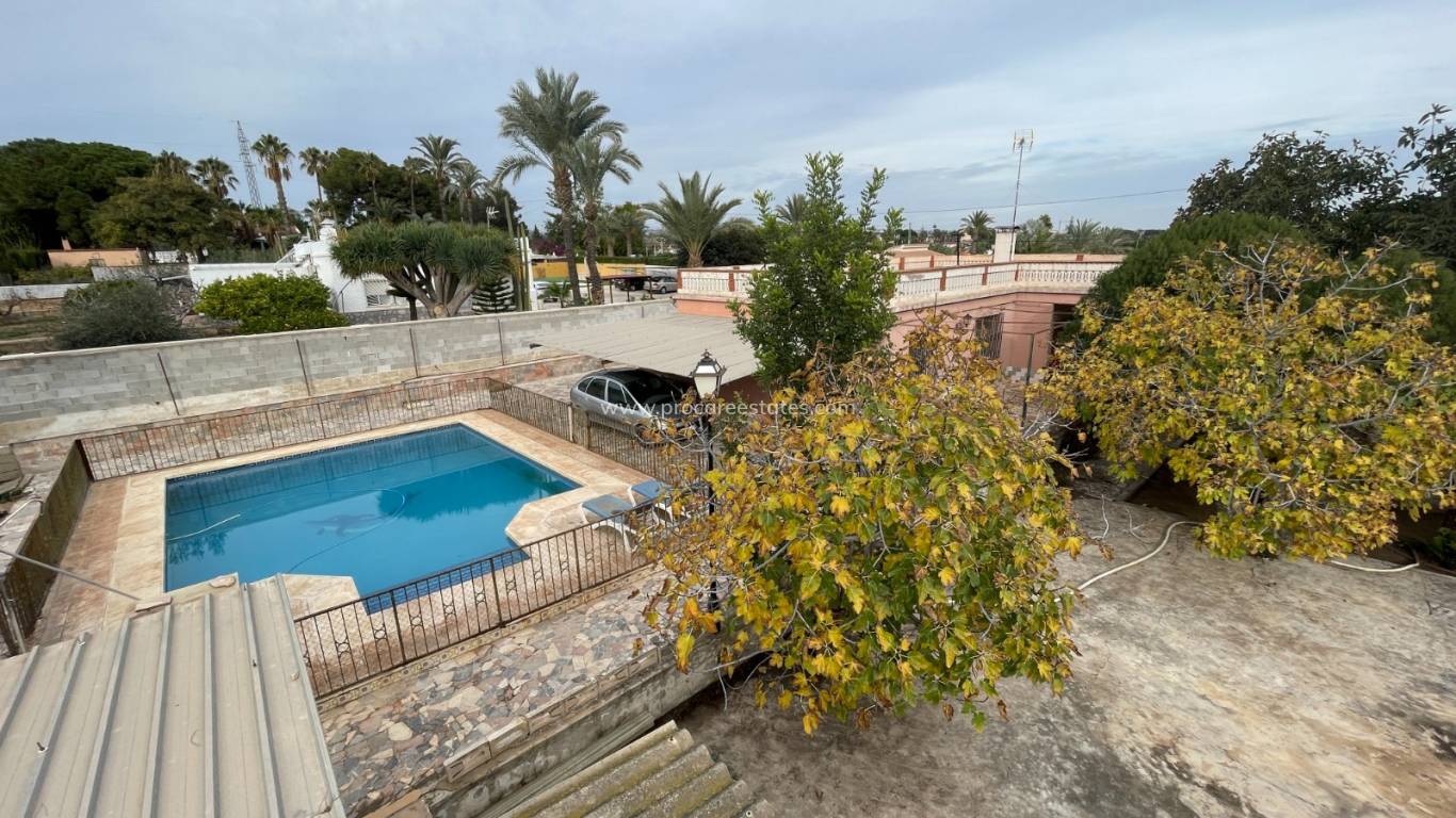 Resale - Villa - Elche