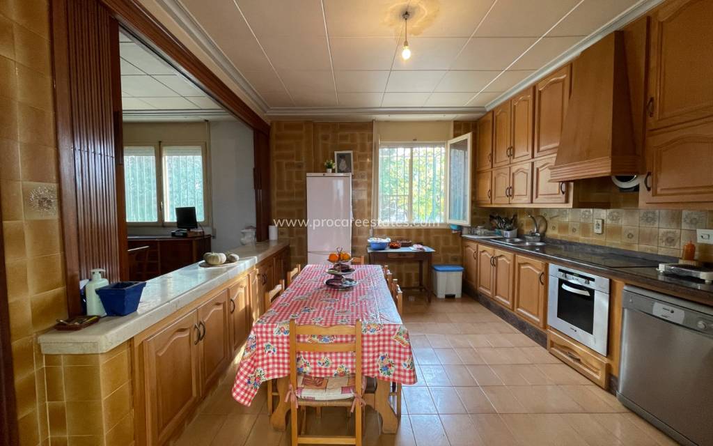 Resale - Villa - Elche