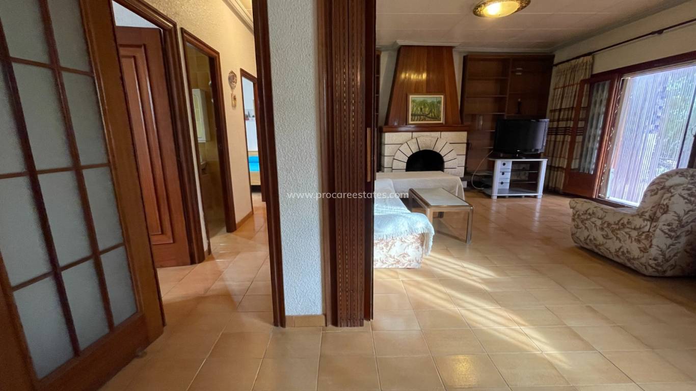 Resale - Villa - Elche