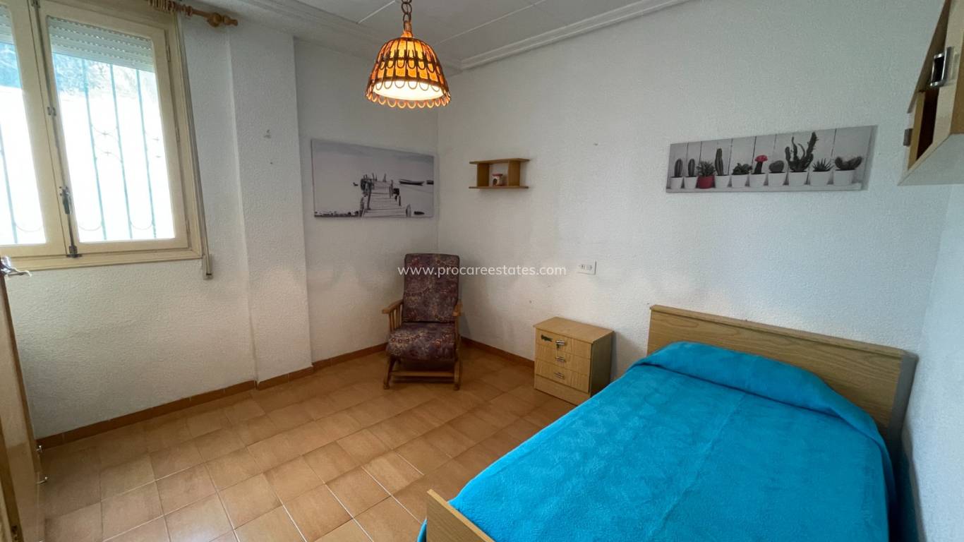 Resale - Villa - Elche