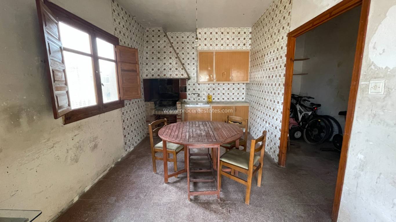 Resale - Villa - Elche