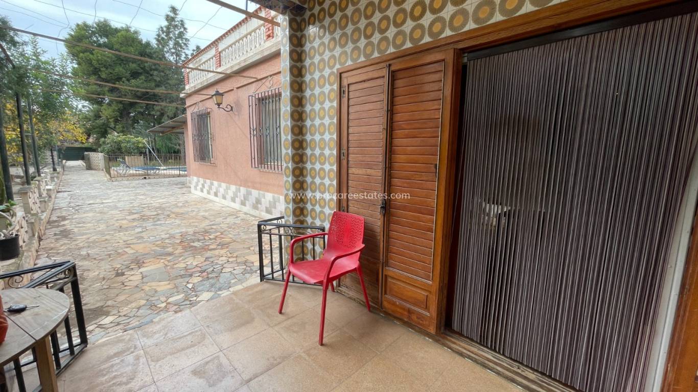 Resale - Villa - Elche