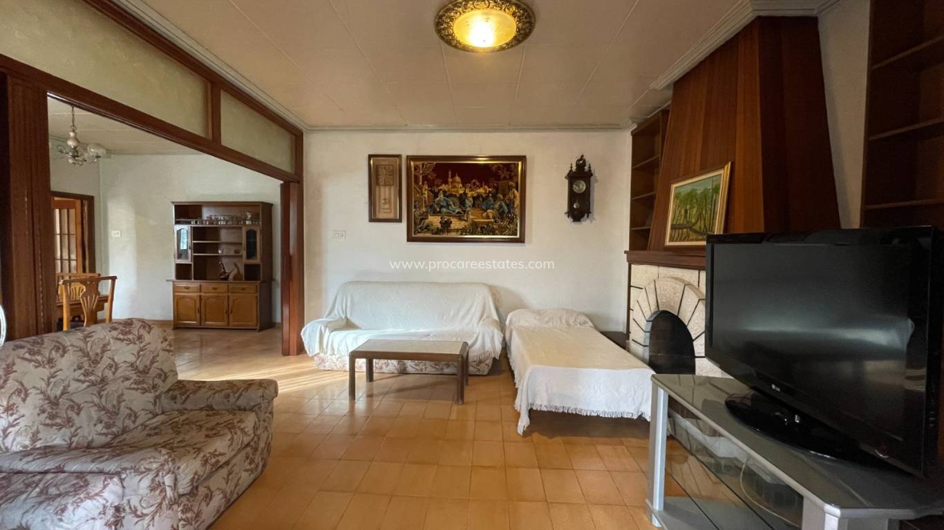 Resale - Villa - Elche