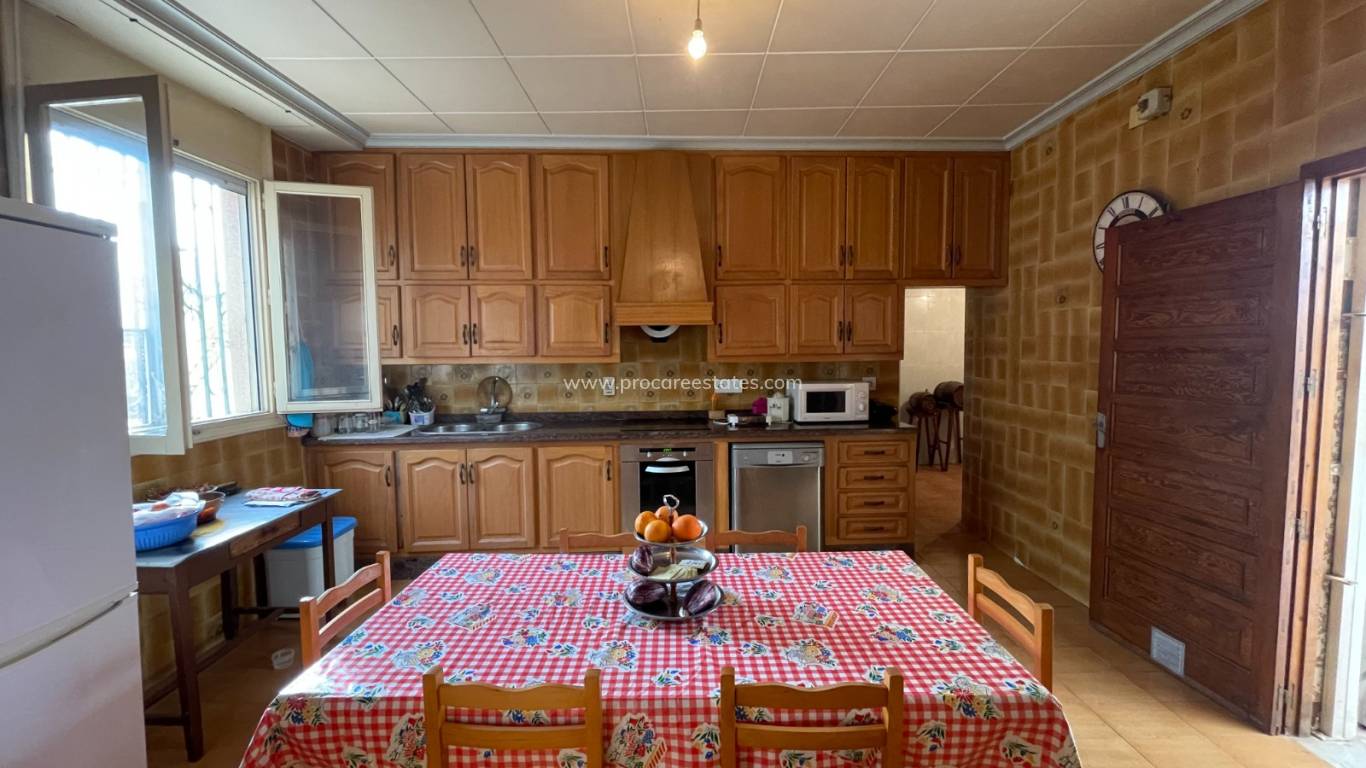 Resale - Villa - Elche