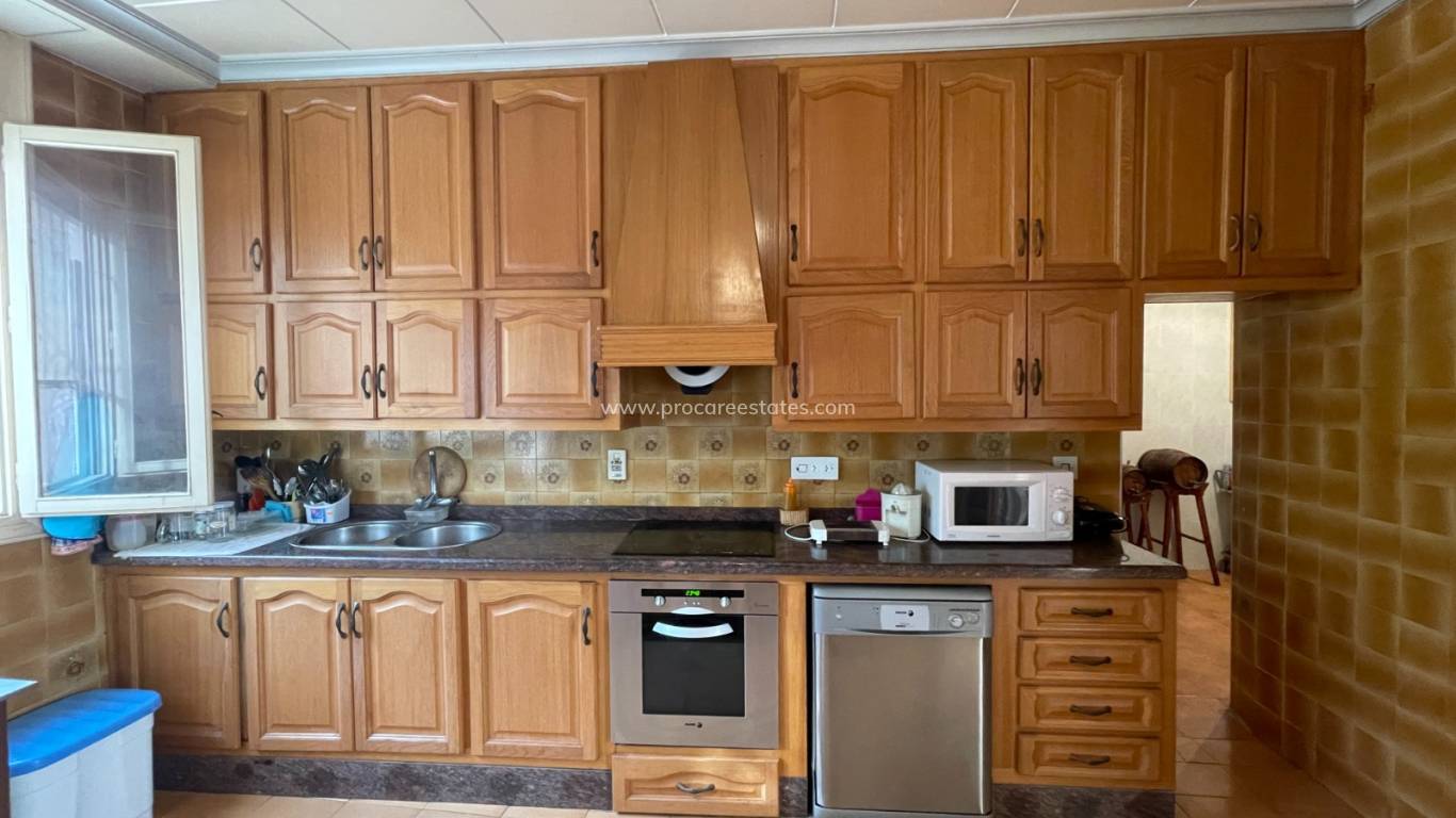 Resale - Villa - Elche