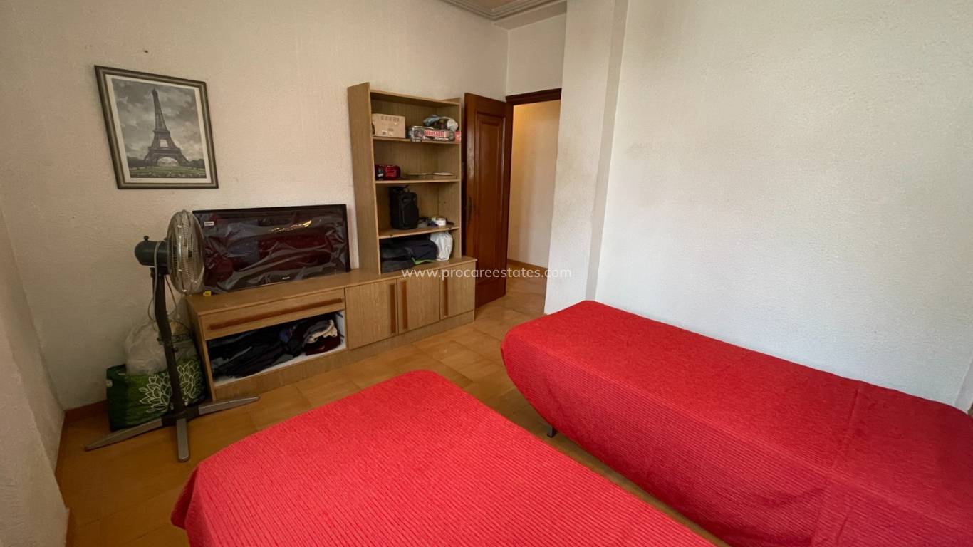 Resale - Villa - Elche