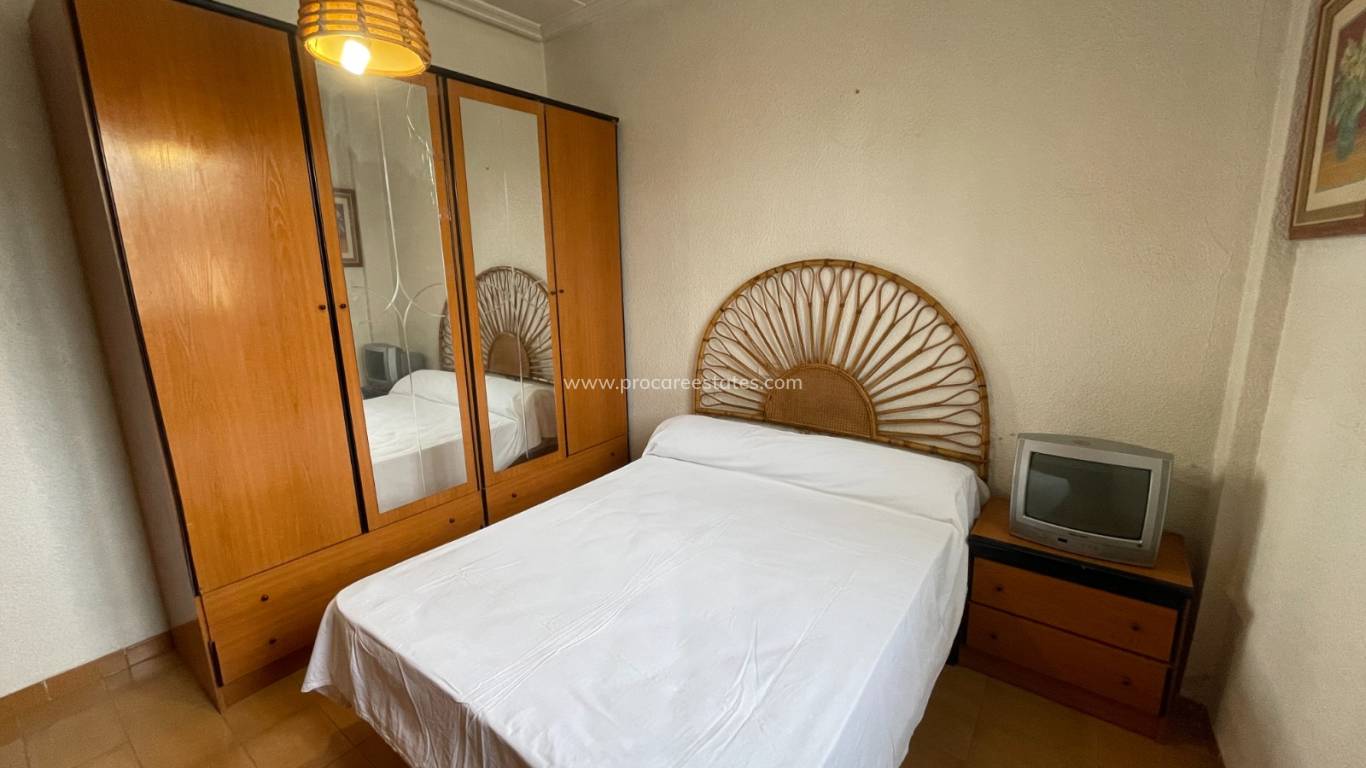 Resale - Villa - Elche