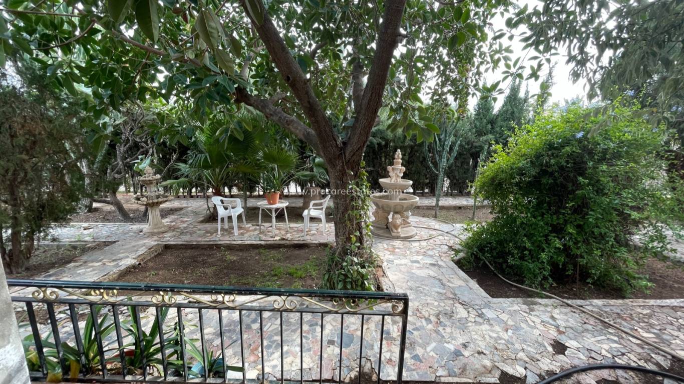 Resale - Villa - Elche