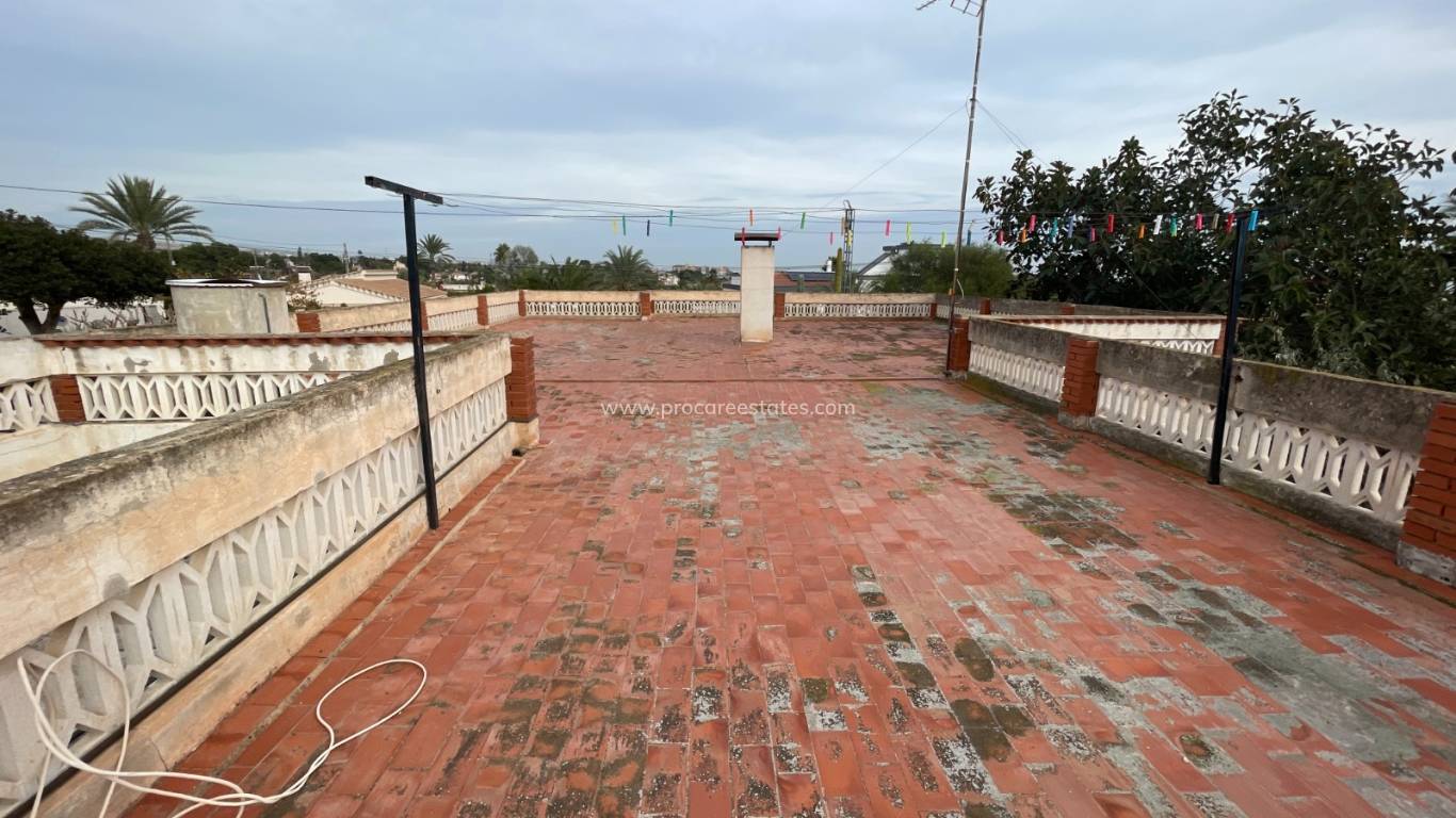 Resale - Villa - Elche