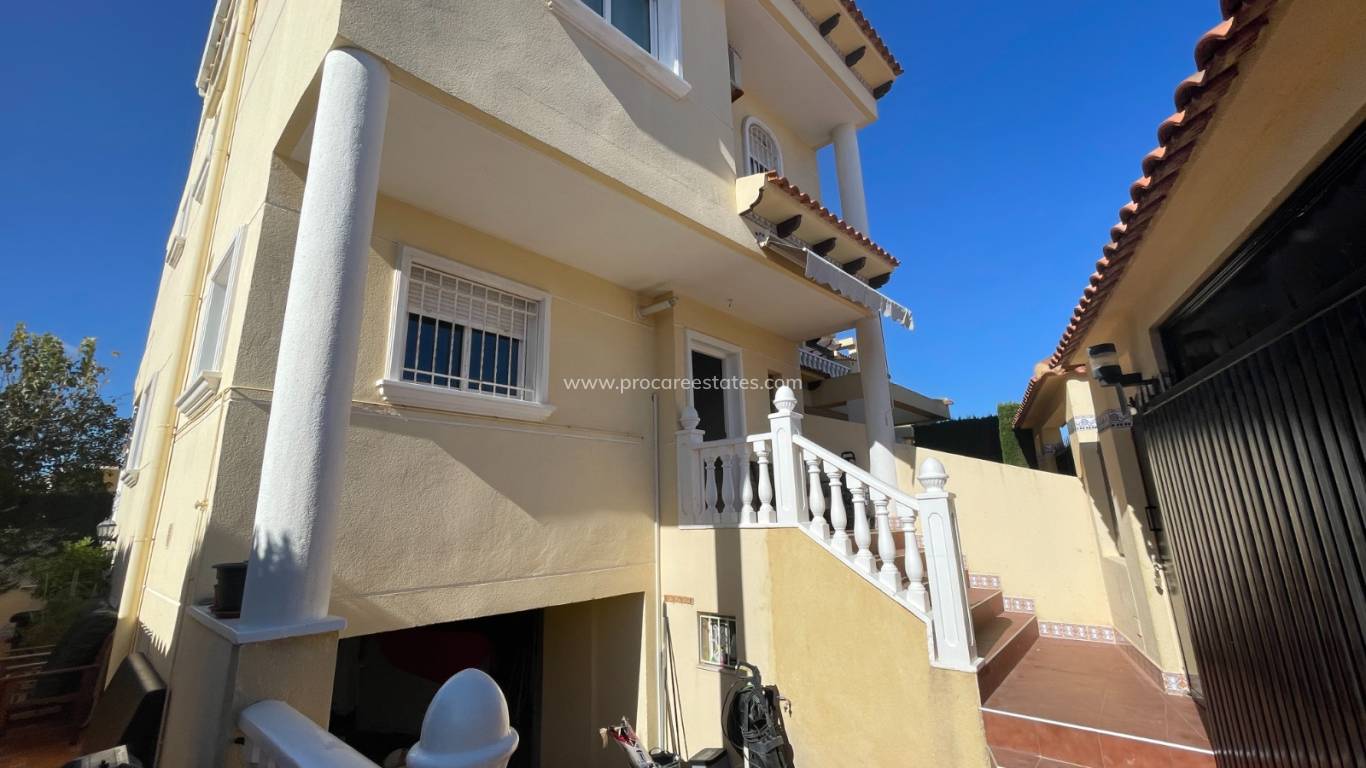 Resale - Villa - Guardamar del Segura - Alicante