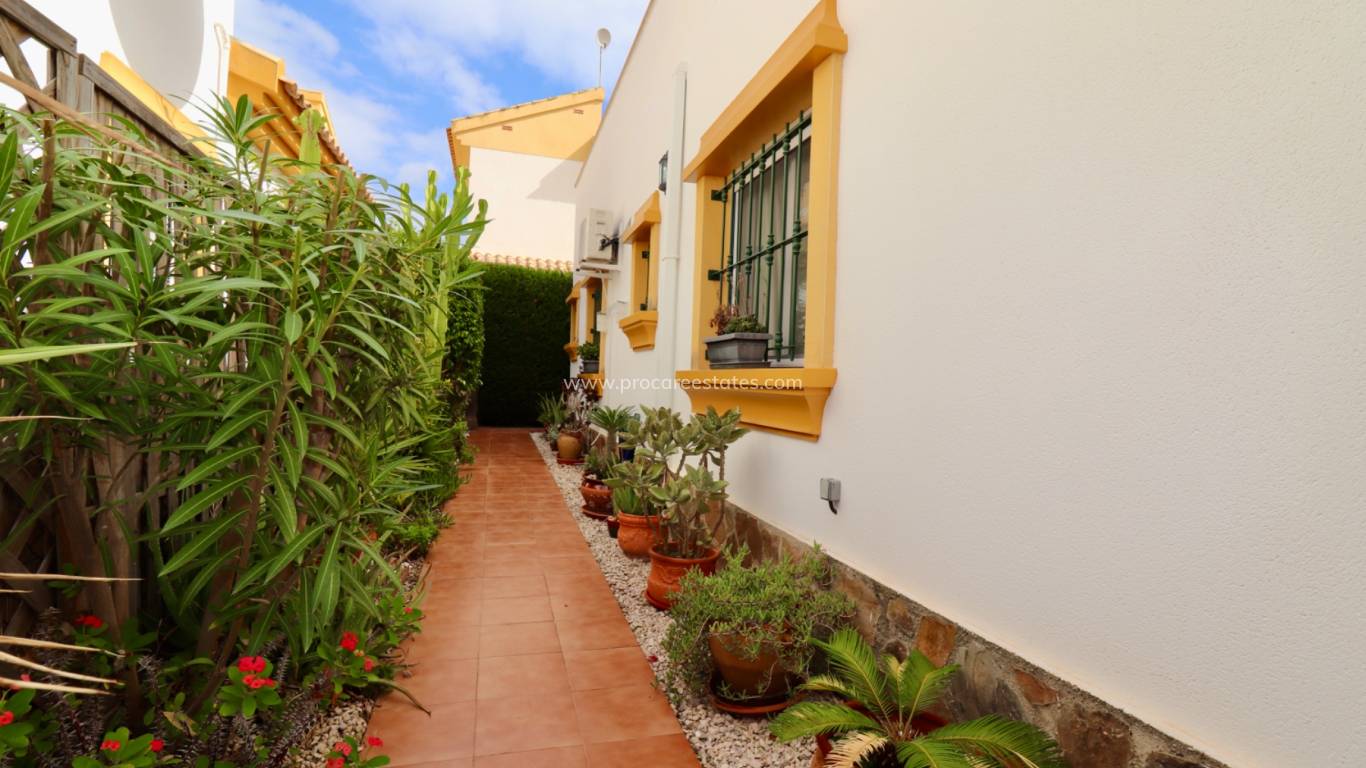 Resale - Villa - Guardamar del Segura - El Raso