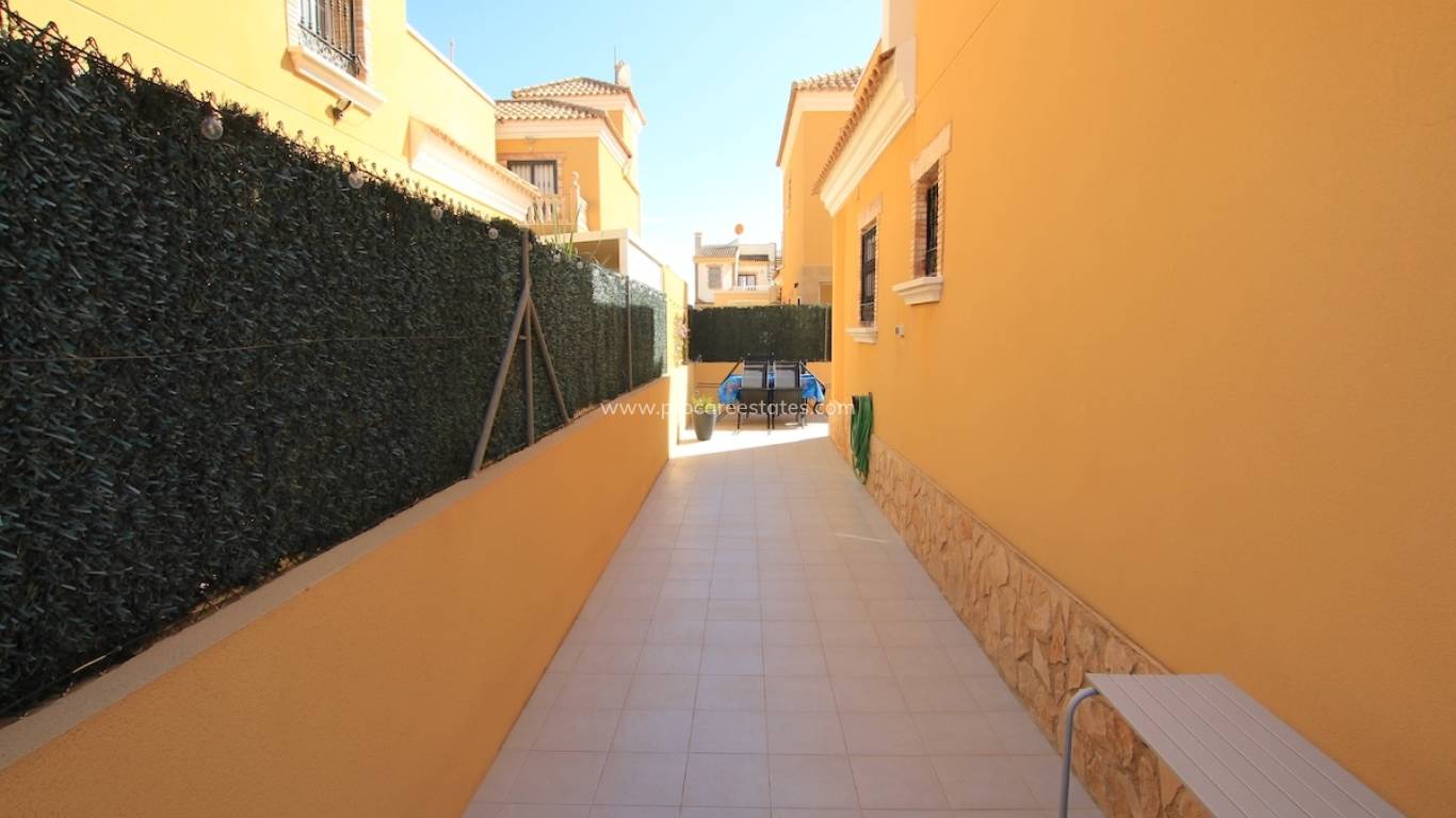 Resale - Villa - Guardamar del Segura - El Raso