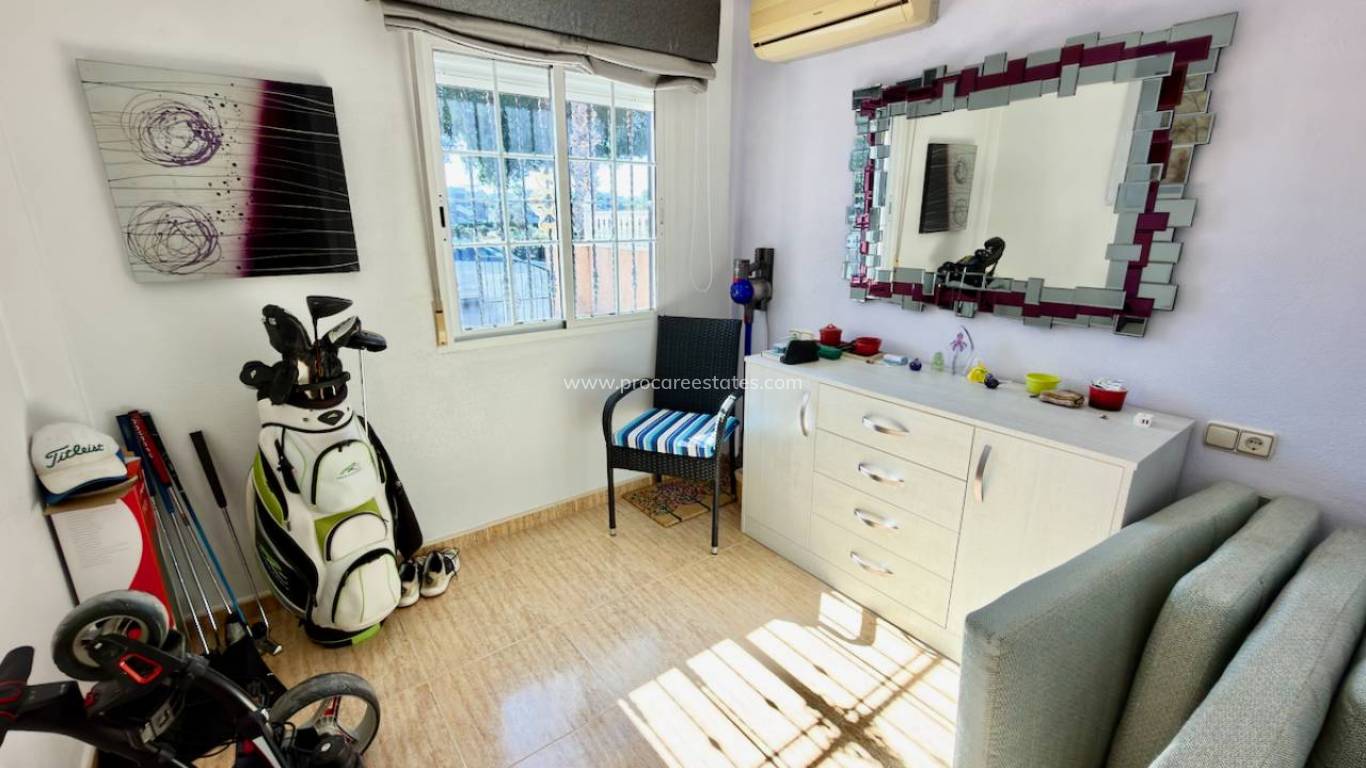 Resale - Villa - Guardamar del Segura - Guardamar - El Raso