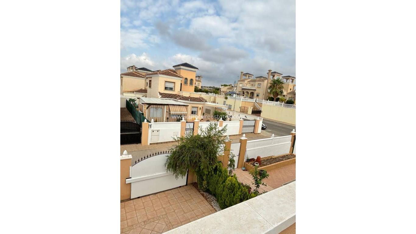 Resale - Villa - Guardamar del Segura - Urb el raso