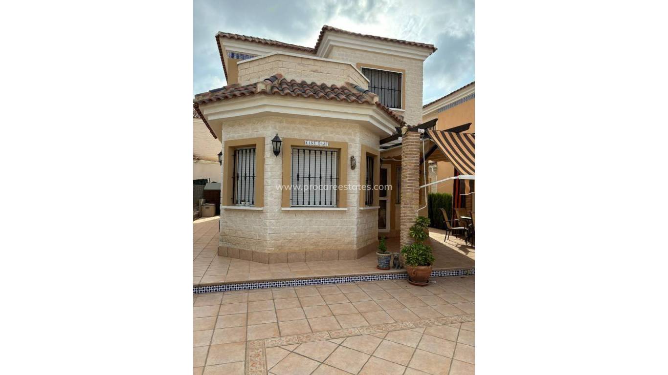 Resale - Villa - Guardamar del Segura - Urb el raso