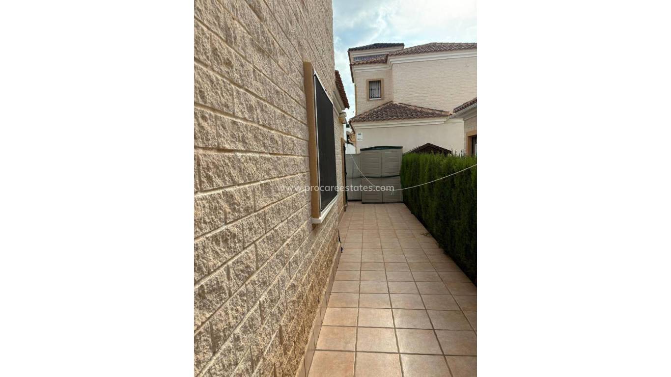 Resale - Villa - Guardamar del Segura - Urb el raso