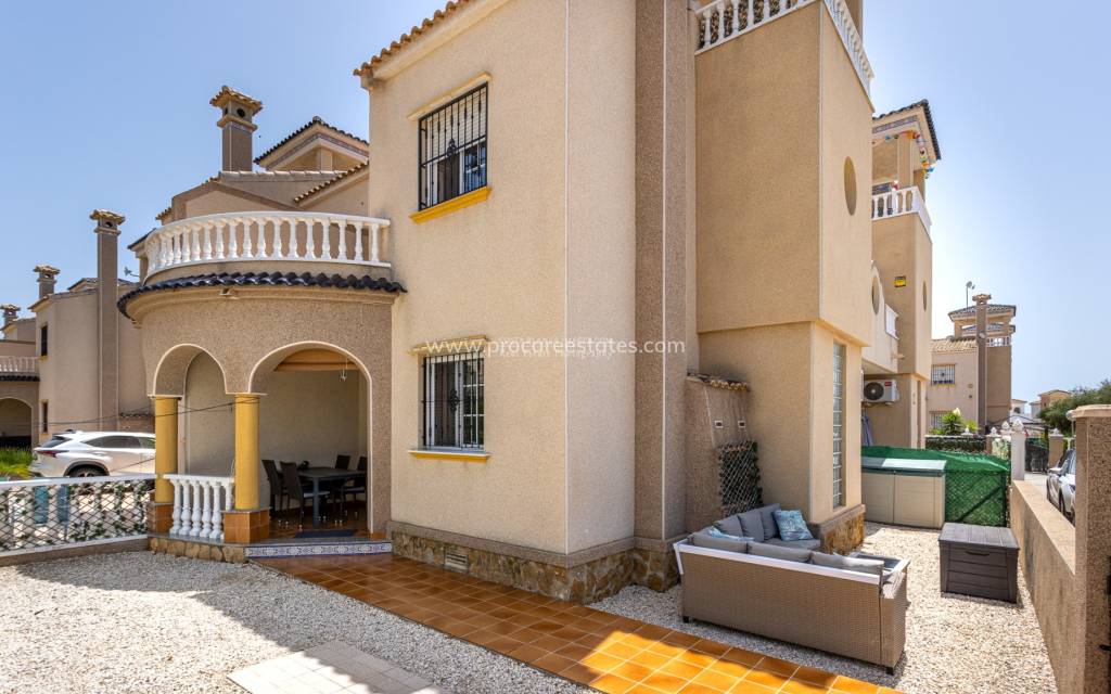 Resale - Villa - Guardamar del Segura - Urb el raso