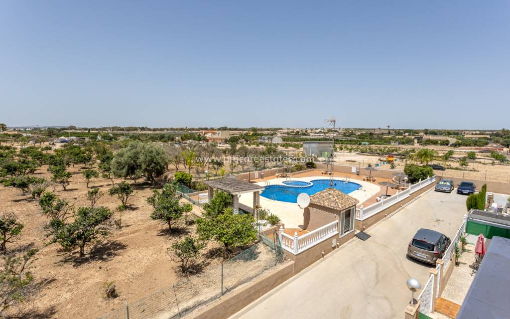 Resale - Villa - Guardamar del Segura - Urb el raso