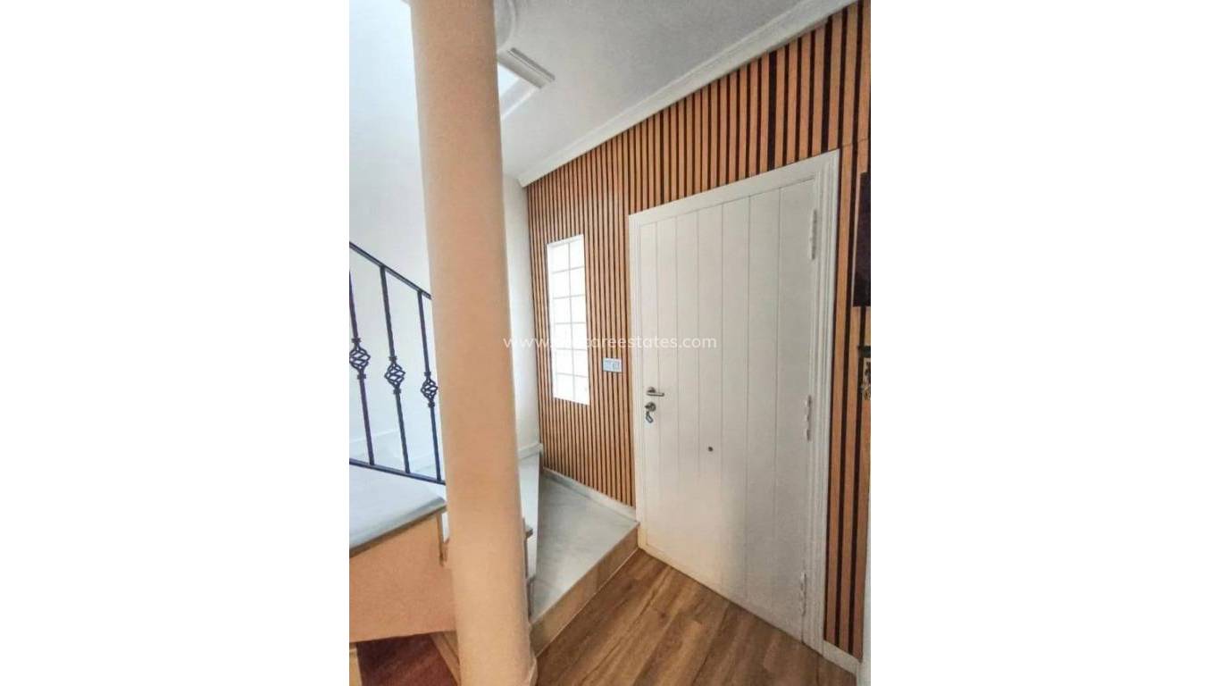 Resale - Villa - Guardamar del Segura - Urb el raso