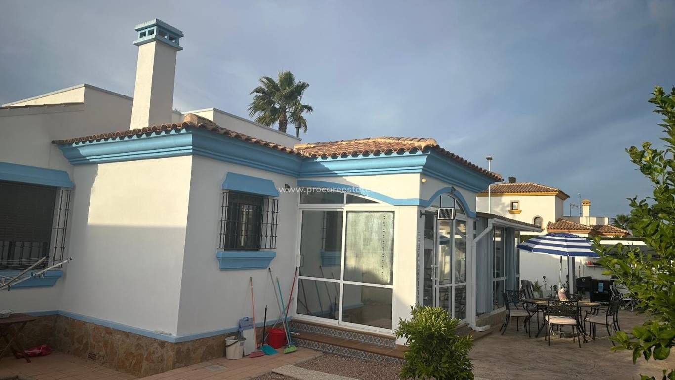 Resale - Villa - Hondon de las Nieves - Urbaniz La Montañosa