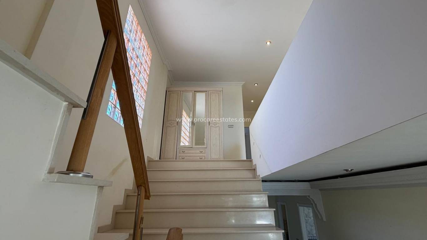 Resale - Villa - Jacarilla - Comunidad Valenciana