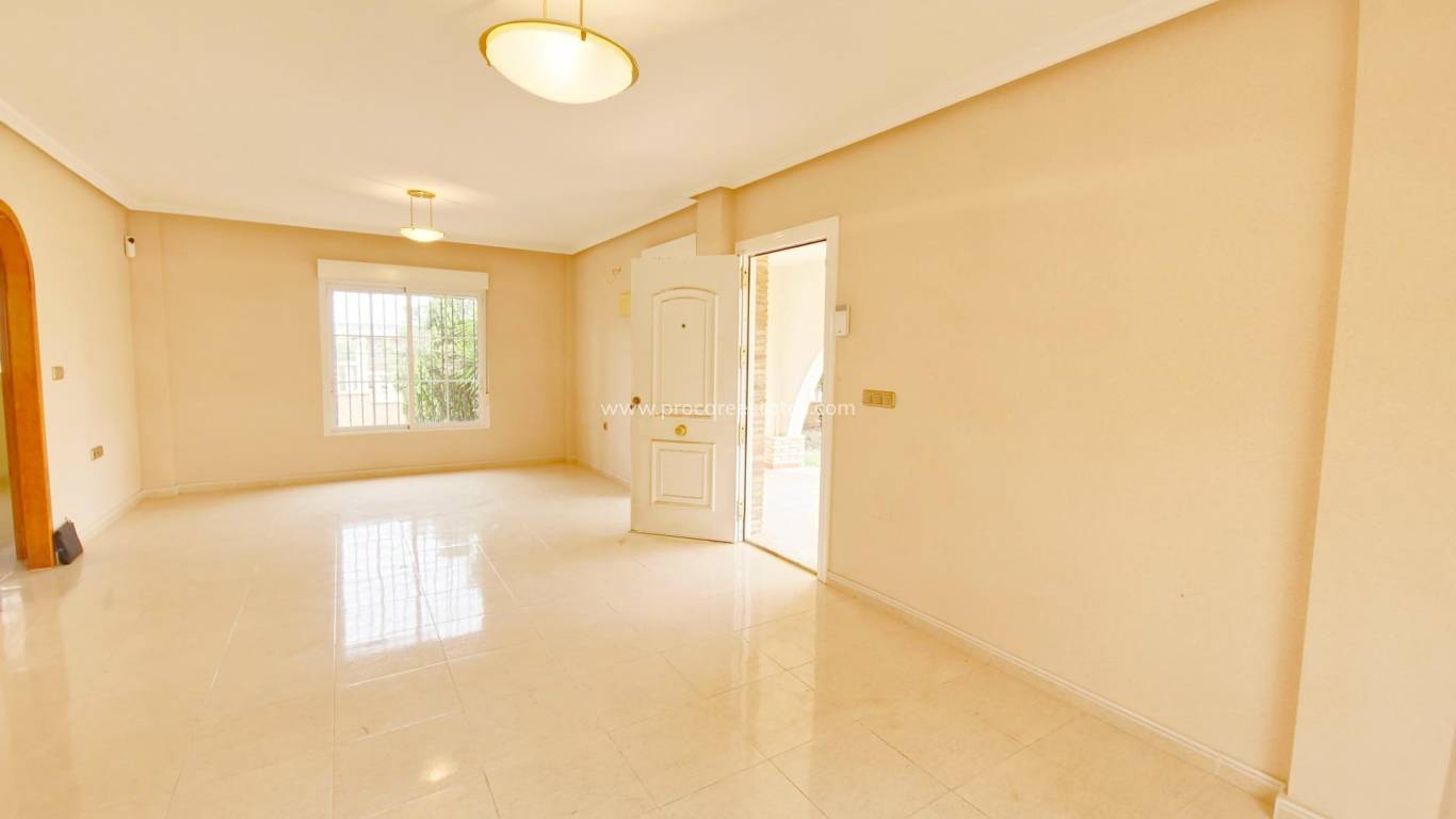 Resale - Villa - La Marina