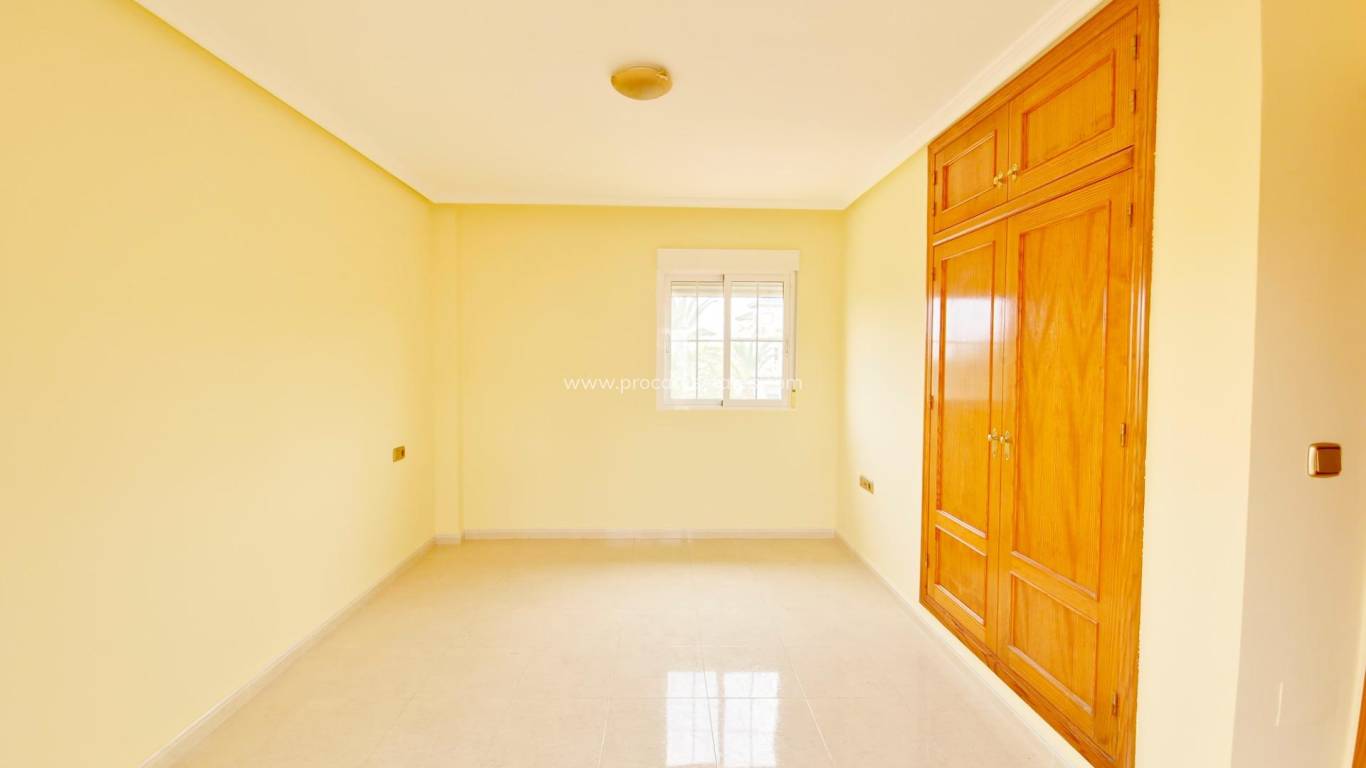 Resale - Villa - La Marina