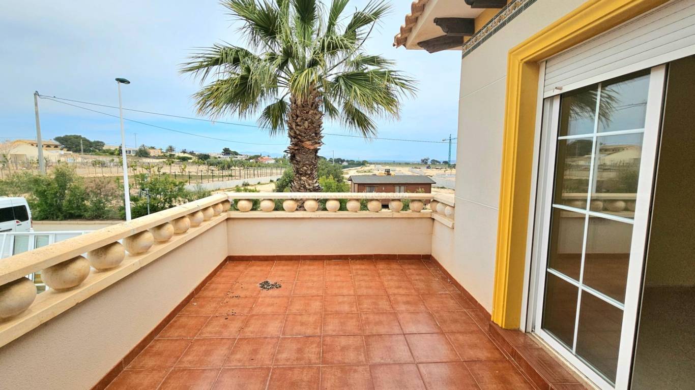 Resale - Villa - La Marina