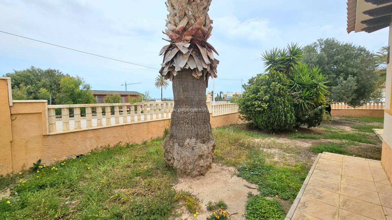 Resale - Villa - La Marina