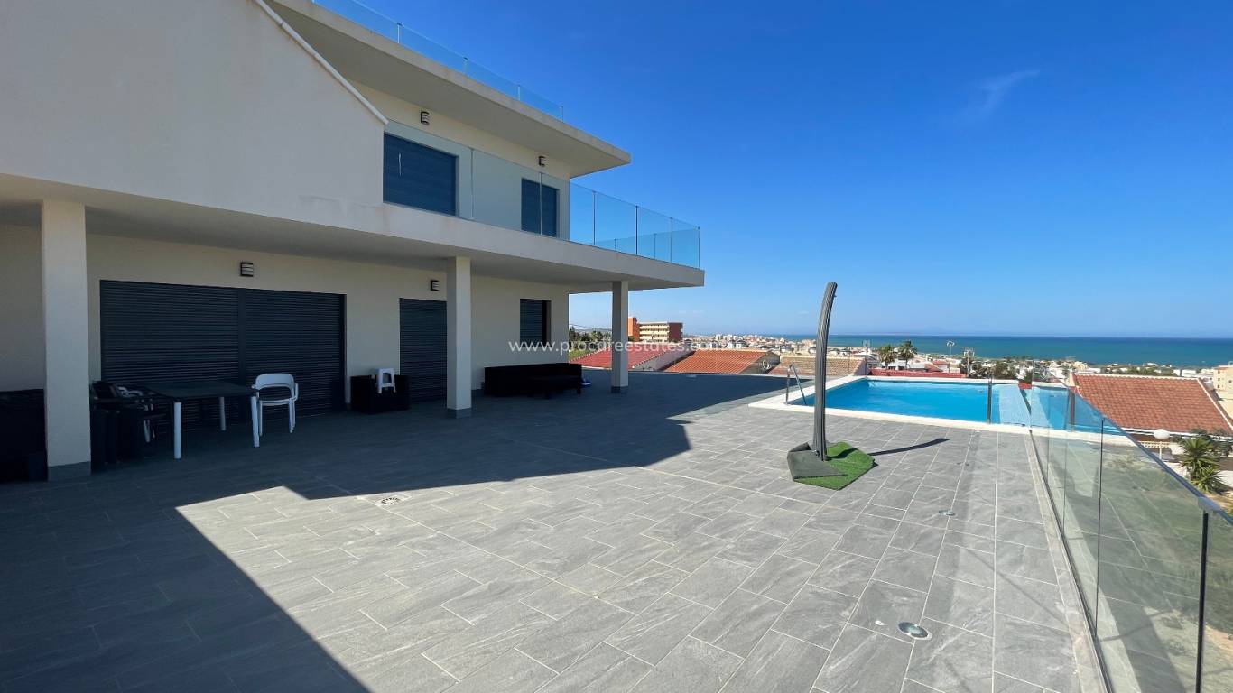 Resale - Villa - La Mata