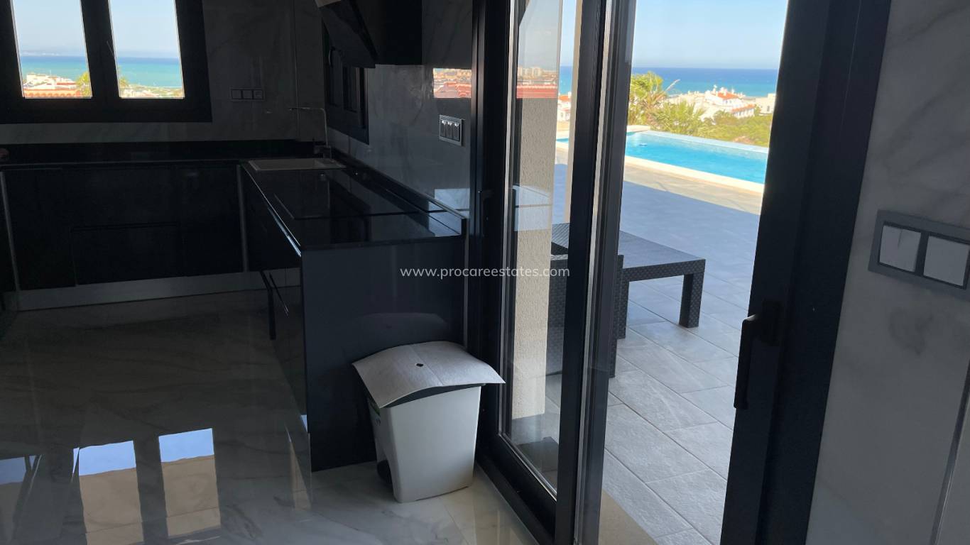 Resale - Villa - La Mata