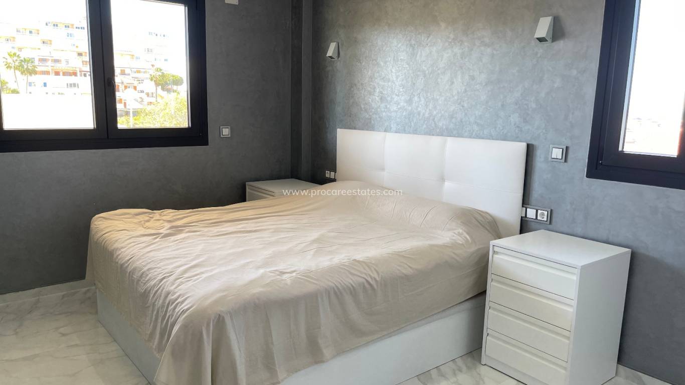 Resale - Villa - La Mata