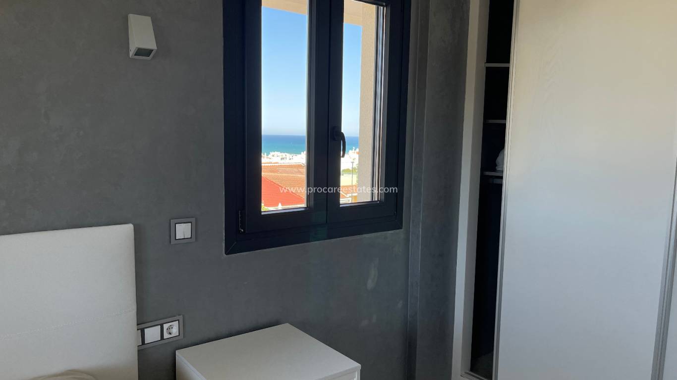 Resale - Villa - La Mata