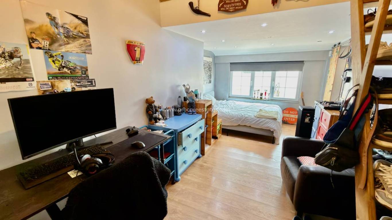 Resale - Villa - Las Heredades - Heredades