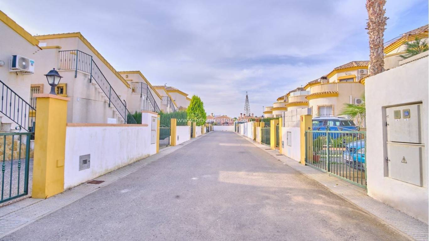 Resale - Villa - Los Montesinos - La Herada
