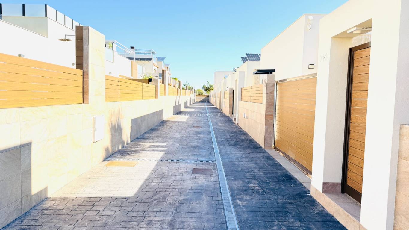 Resale - Villa - Los Montesinos - La Herada