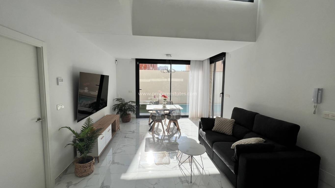 Resale - Villa - Los Montesinos - Los Montesinos - Urb. La Herrada