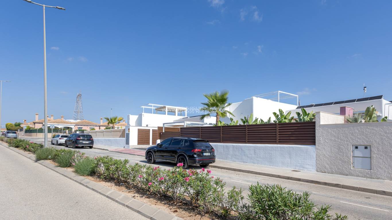 Resale - Villa - Los Montesinos - Los Montesinos - Urb. La Herrada