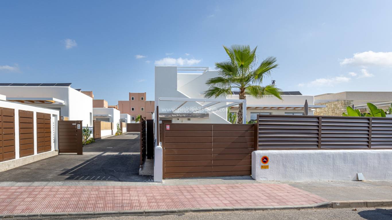 Resale - Villa - Los Montesinos - Los Montesinos - Urb. La Herrada