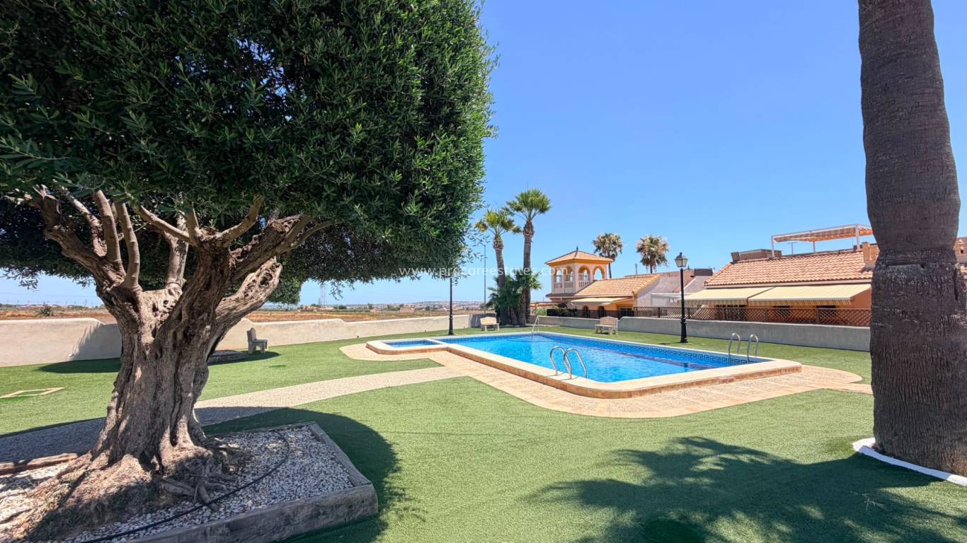 Resale - Villa - Los Montesinos - Urbanizacion montesol