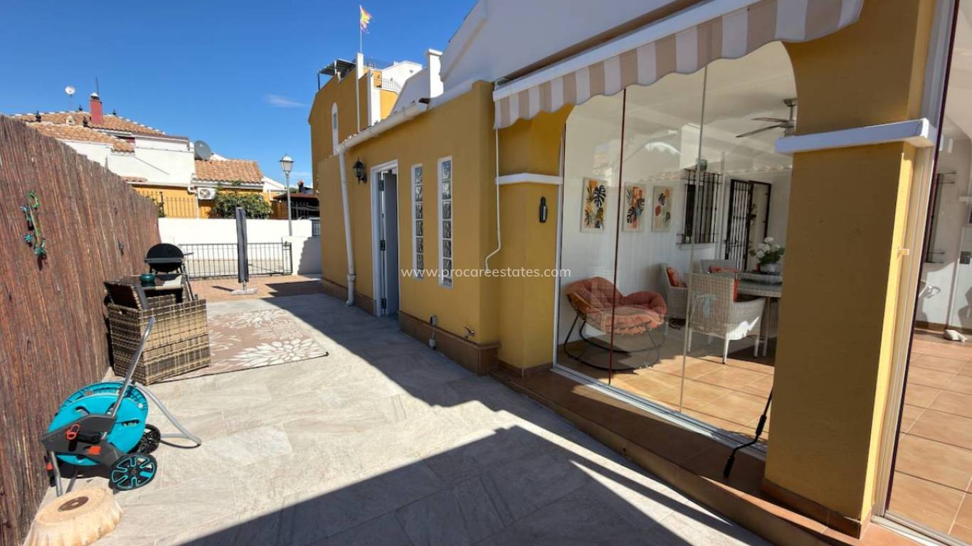 Resale - Villa - Los Montesinos - Urbanizacion montesol